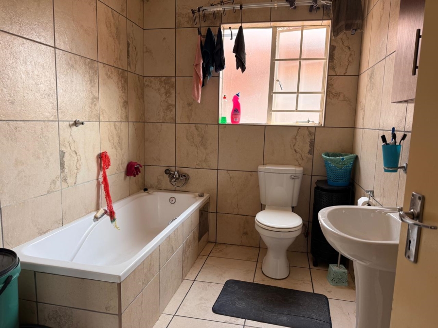 3 Bedroom Property for Sale in Waterkloof East North West
